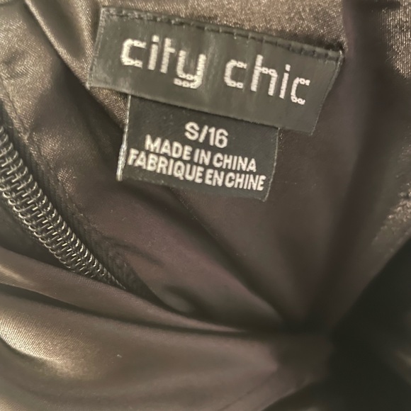 City Chic Lace Touch Dress - Worn Once! - Picture 6 of 6